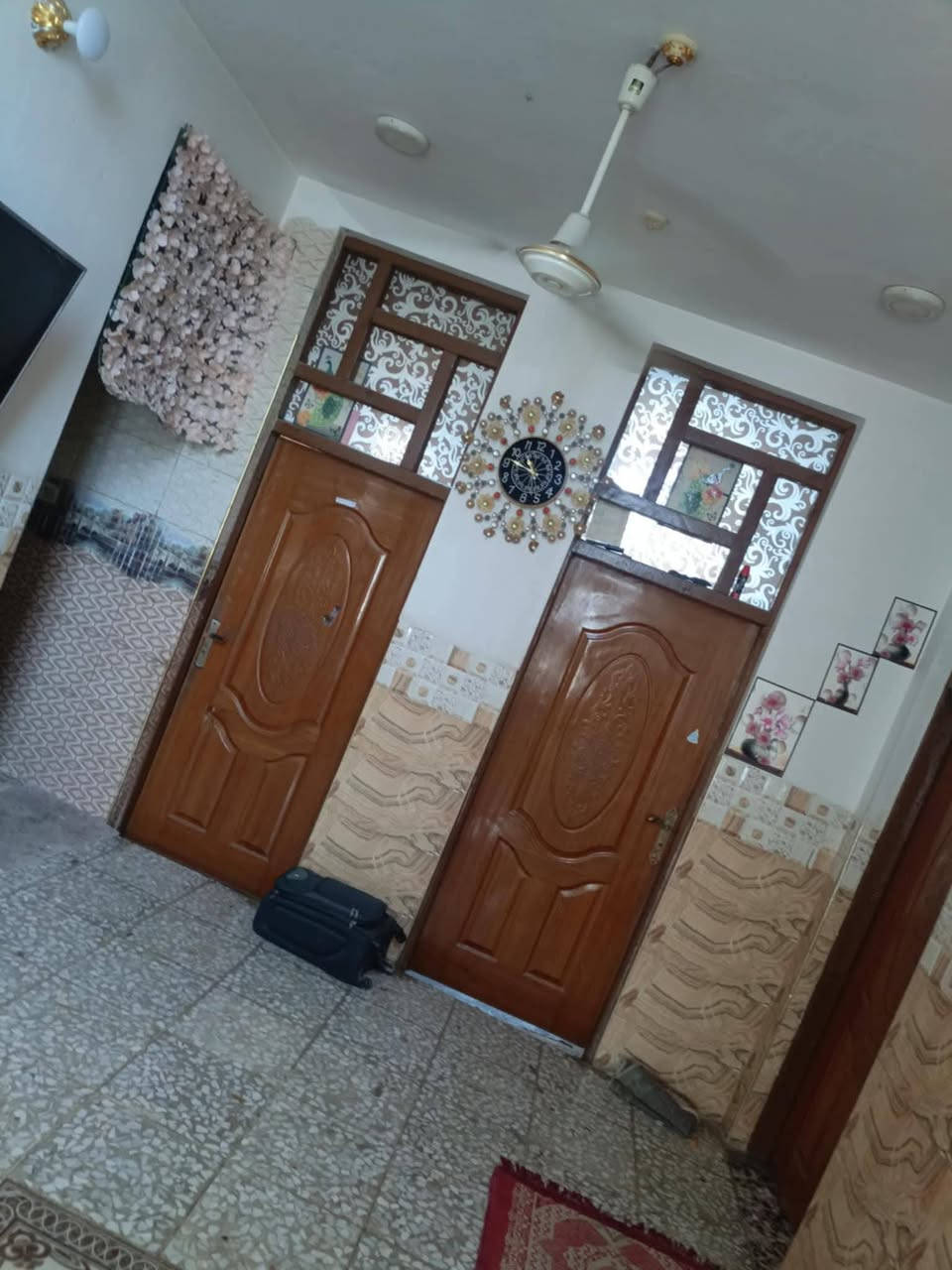 السلام عليكم 

بيت طابو زراعي سند 25 للبيع المساحه 250 يتكون من

 غرفتين وصاله وأستقبال ومطبخ ومجموعة صحيات العنوان 

 طويريج خلف منطقة الكردي السنيه على الأروائي مباشر 

 للأستفسار أكثر
 ***********
***********
