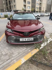 عندي كامري للبيع وارد امريكي بصمه ابواب بصمه شاشه  تحكم ستيرن كشنات جل...