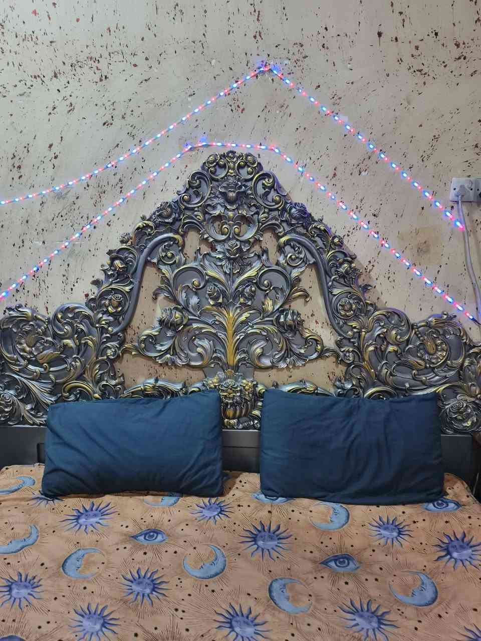 سلام عليكم غرفه كويديه للبيع
المكان بصره حيانيه 
السعر 800 وبيها مجال 
***********
