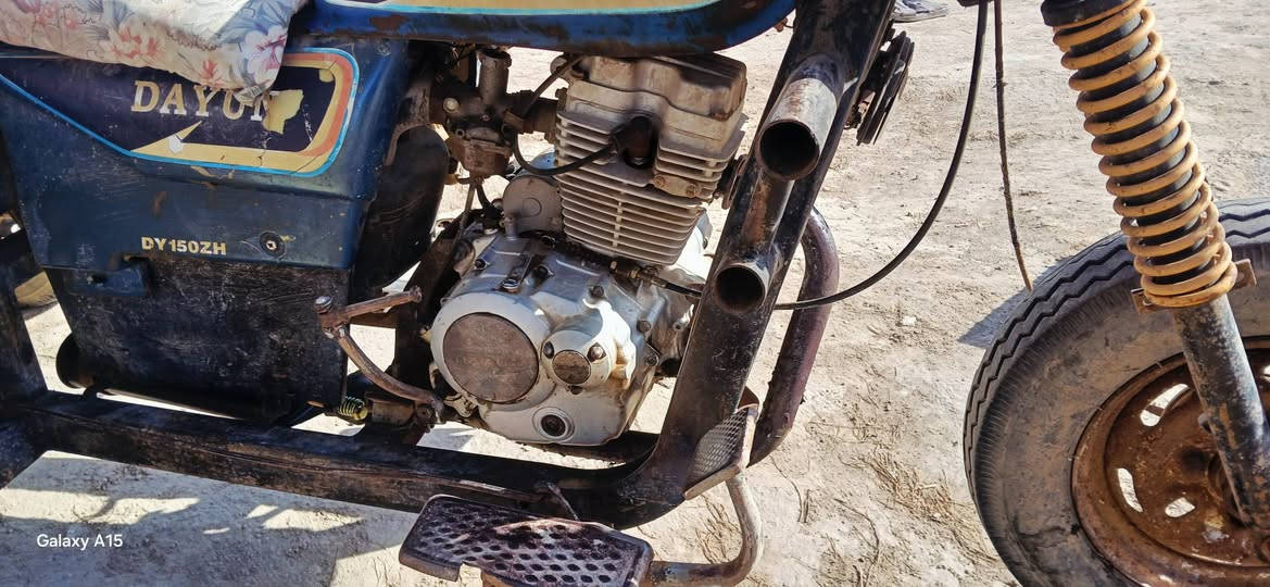 سلام عليكم ستوته للبيع الموديل 12 رقم ابيض راعيها موجود يحول يمته ماتريد السنويه نافذه ب17 محركها خير من الله شاصي كفاله البدي مثل ماواضح بالصوره مكاني قضاء الفجر منطقه الصينيه  السعر مليون و350وبيها مجال لطيبين ***********
