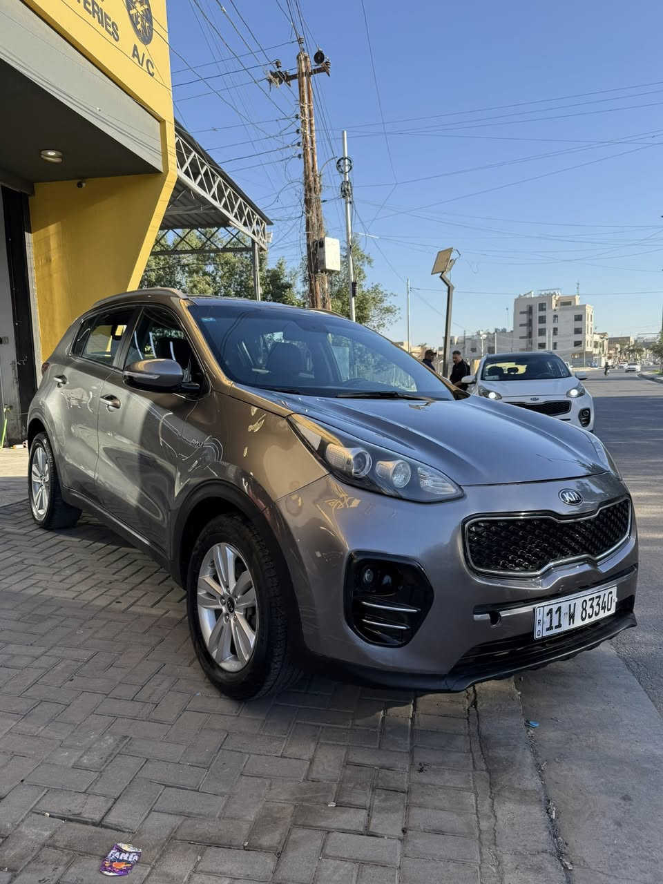 السلام عليكم 
كيا سبورتج
موديل ٢٠١٩ لون رصاصي 
نص فول
حادثه جاملغين وبنيد
(وبيه بابين رش امريكا بدون ضربه
سياره بدون نقص 
بغداد تحويل ثاني يوم
سعره ١٣٥ ورقه مال بيع
للاستفسار 
*********** واتس
