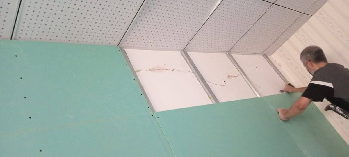 سلام عليكم متفرغين خلف خلفة سقوف ثانية وجداران وجبس بورد وخلفة صبغ غرف و واجهيات شغل دراجة اولى بسعار مناسبة والي ماعده يشلع عيونه العمل داخل احياء النجف والنواحي اي استفسار خاص او واتساب *********** وشكراً لكم
