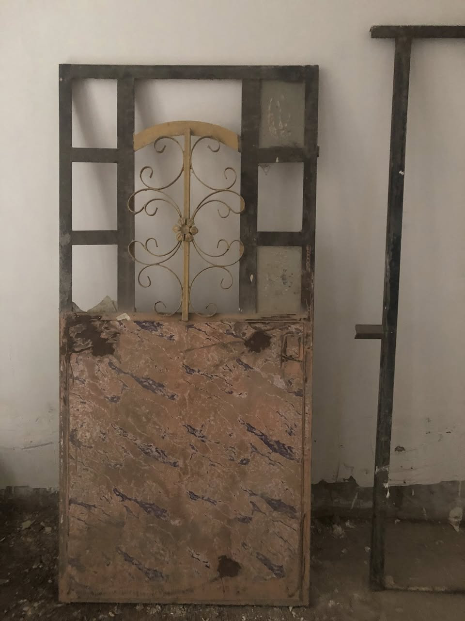 باب بلاستك عرض 70 وارتفاع مترين سعر 30 
باب حديد كامل عرض متر وطول مترين سعر60 
باب حديد بدون جرجوبه 40 
باب شارع عرض مترونص وطول مترين ب80 

بغداد الرشاد
***********
