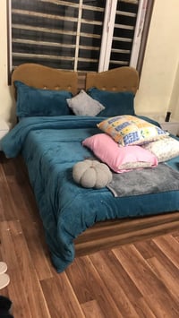 غرفه للبيع • ويه دوشك • وبيها مجال