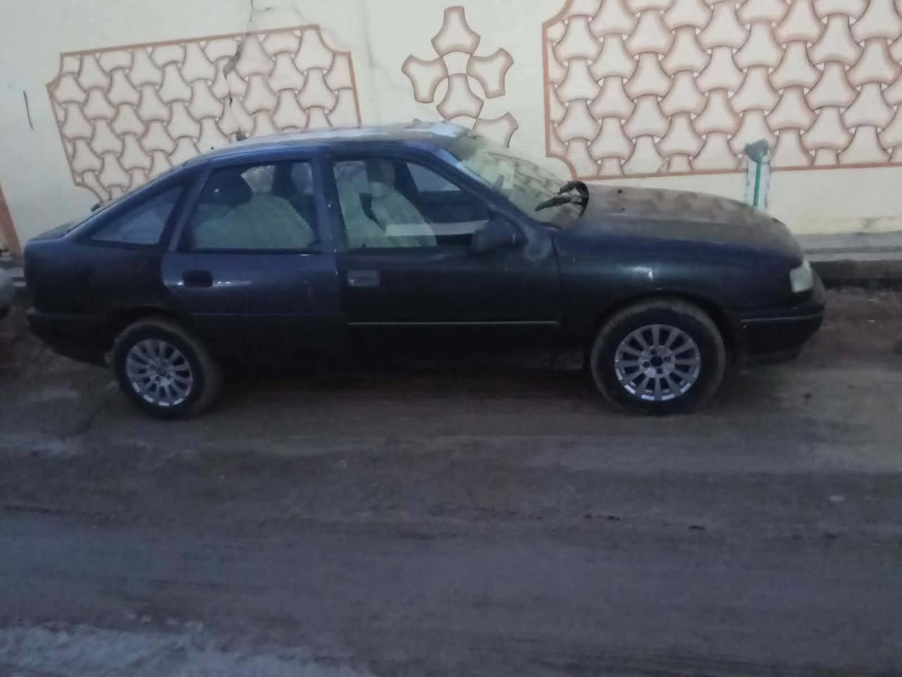 للبيع مستعجل اي استفسار خابر على الرقم ***********
