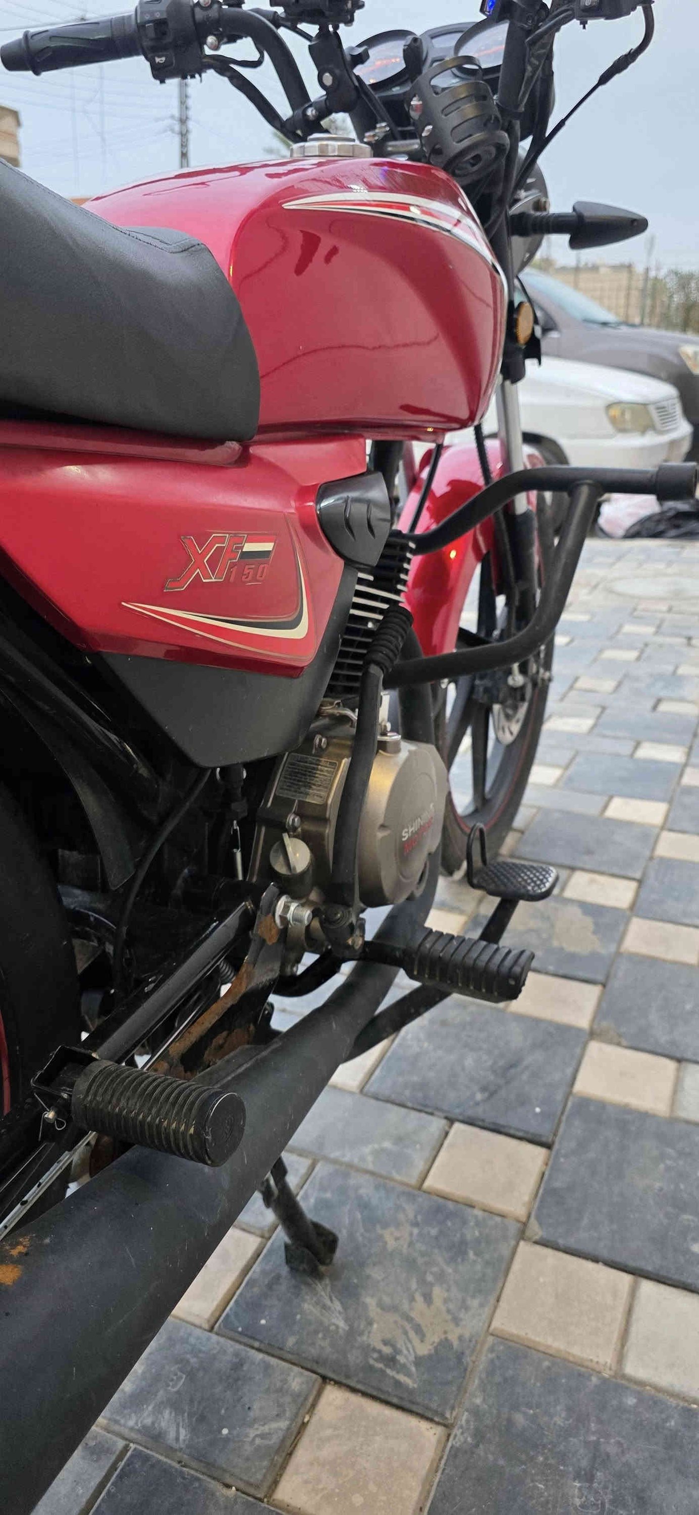 السلام عليكم ورحمة الله وبركاتة
دراجة شاينك 2023 للبيع 
الدراجة مرقمة بغداد بيها لوحات ثنين انلكيزي
الدراجه ماشية 10 الاف حقيقي 
الدراجة نضيفة جدأ مداريها بالدهن ومامتعبها وتجي تشوف بعينك وتفحص 
الدراجه وياها زوج تايرات واقية طين 
والسنويه بسمي ثاني يوم التحويل 
السعر 1750 وبيها مجال 
العنوان بغداد حرية 
للاستفسار واتساب او ***********
