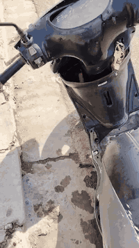 سلام عليكم دراجه سعرها 300وبيها مجال بسيط مكاني الزعفرانيه  تواصل خاص***********
