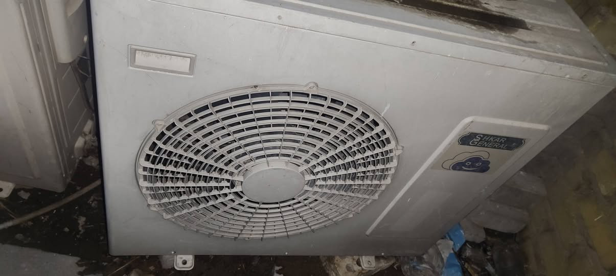 سبلت للبيع نضيف اخو جديد 3طن ونص  السعر مليون 250 بغداد ***********
