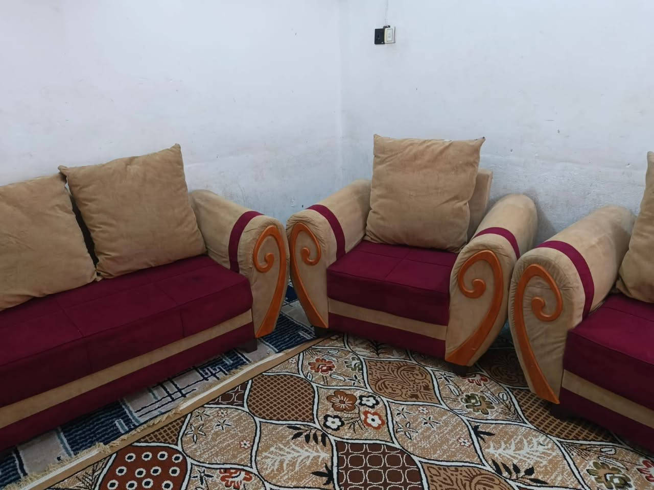 تخم 9مقاعد تسكام وقوي ثكيل تكمه جديد كلش اي ضررمابي نضيف جد شرط النظافه سعره 190يوجد توصيل داخل كربلاء ***********
