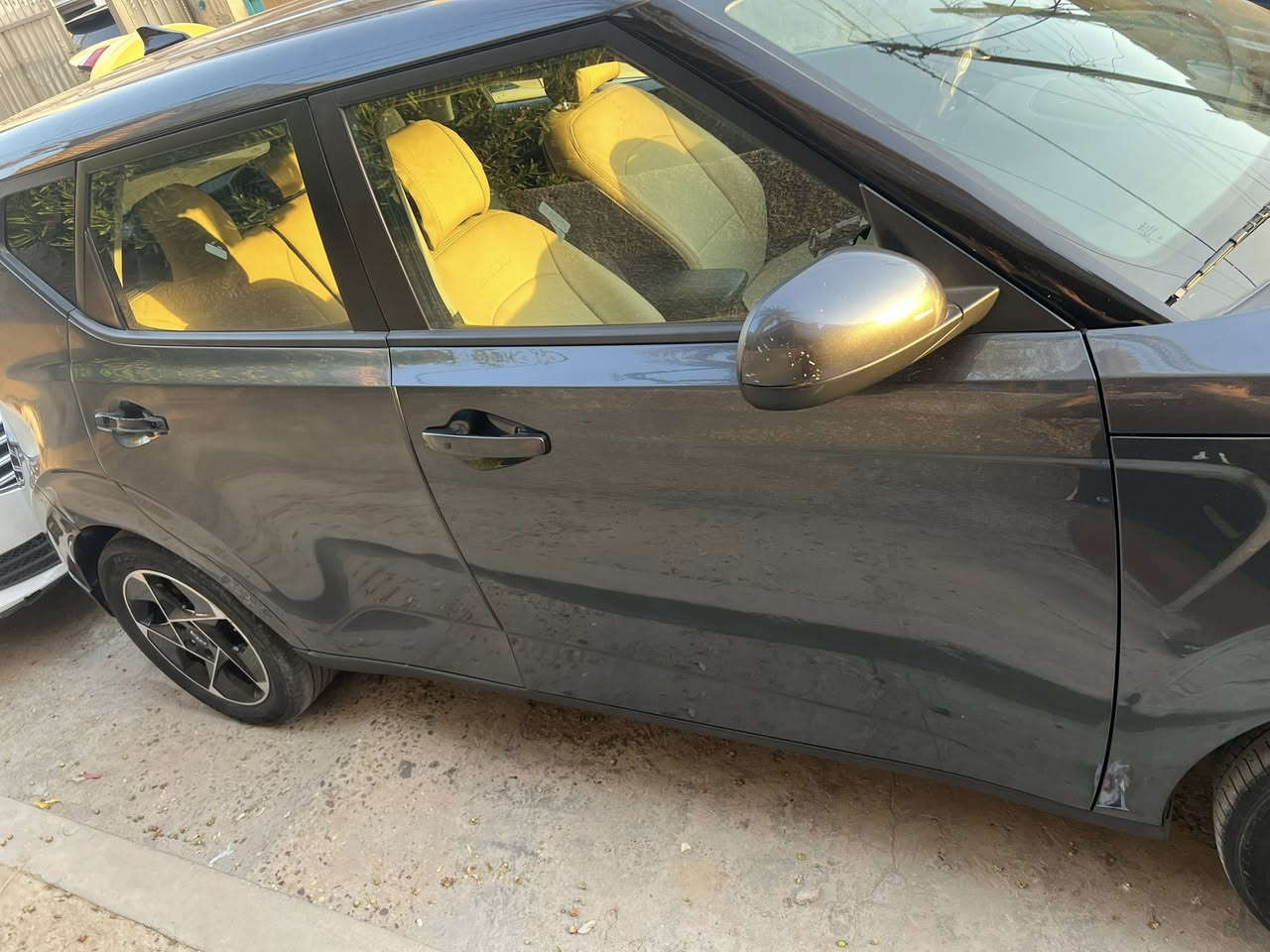 للبيع كيا سول 2023 🚗
سيارة نظيفة وبحالة جيدة، استخدام شخصي ومحافظ عليها، جاهزة للفحص والمعاينة.

✅ موديل 2023
✅ محرك وجير بحالة ممتازة
✅ اقتصادية بالوقود
✅ جاهزة للاستخدام

ضربتها بل جاملخ فقط نفس ما موضح بل سونار وبل صور ولباب مرشوش السياره جاهزه من كلشي وفول موصفات بصمه فتحه تحكمات سعر 155 وبيها مجال الرقم *********** مكان السياره بغداد  بعدها ع ضربتها
