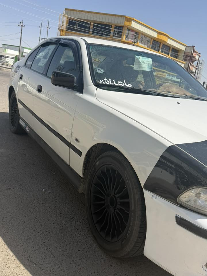 صقر  528موديل 1996
محرك بلادي فانوس 
تبريد ثلج 
كهربائيات كله شغال مابيه اي نقص 
مال جناي 
ارقام اربيل 
السياره متحط عليه لو الف
  تحويل ثاني يوم 
وعندي بيه وكالة 
السعر 45 وبي مجال 

‭0787 376 4045‬
