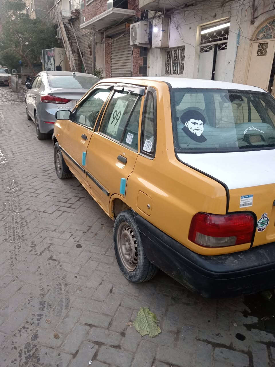 السلام عليكم من رخصة الإدارة المحترمة سايبه موديل ٢٠١٢ سياره جاهزه بيها جاملغ خلفي وصبغ مكانات ابيع حزام رقم بغداد نكليزي تحويل مباشر السعر ٢٤ورق وبي مجال بصيط مكان السياره بغداد الكفاح قرب مستوصف الشيخ عمر رقم الهاتف *********** اسف على الإطالة
