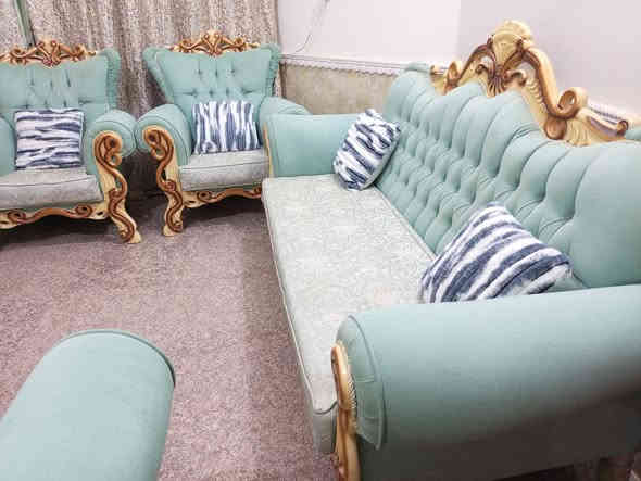 ياالله تخم تركي الاصلي الثقيل كلش نضيف وجديد وقوي وياه مفرش وكوشات مابي اي ضرر 6قطع 10 مقاعد تخم سعره 500 وبيه مجال قليل توصيل موجود العنوان حي اور ***********
