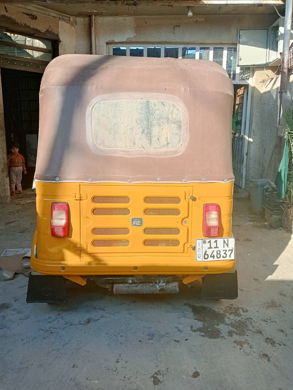 تكتك باجاج RE للبيع، حالة ممتازة ولَم يتم استخدامها كثيرًا. التكتك لونها أصفر وتعتبر وسيلة نقل اقتصادية ومربحة. مناسبة للشغل في المدينة والأحياء. كل الأوراق الرسمية متوفرة وجاهزة للنقل الفوري.