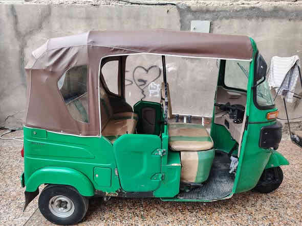 سلام عليكم تكتك للبيع 2022 رقم وسنويه مكينه مفتوح سعر 6 ملايين 400 رقم***********
