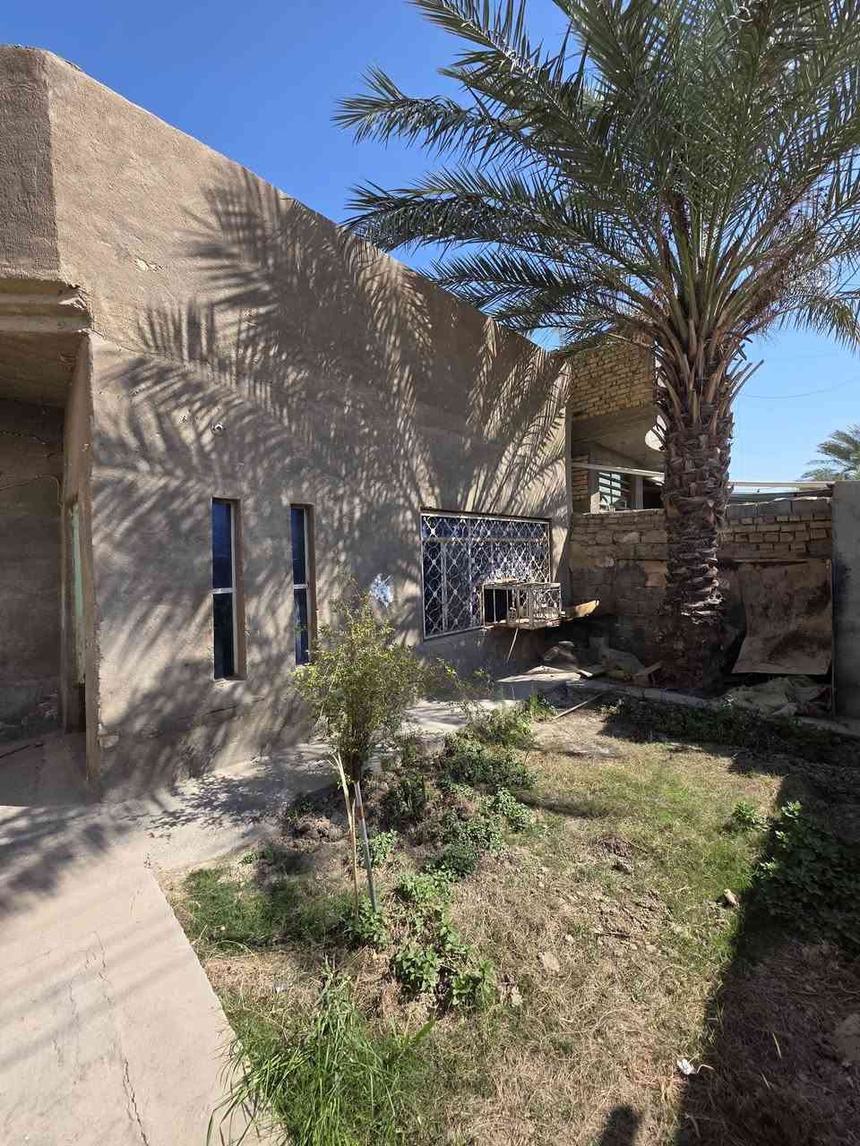 السلام عليكم
دار للبيع طــــــــابــــــــــو ملك صرف مسحوب علي قرض مبادره 
الموقع المحاويل حي الأسرى القديم  يكون التسديد ابره البائع
البناء طابوك صب مسلح 
المساحــــــة 200 متر 
الواجهـــــــــة 10 متر 
النــــــــــــــزال 20 متر 
السعر 35 مليون 
لضمان حق المشتري مكاتبه واقرار محكمه قرار قاضي 
للأستفسار زياره مكتب المحامي علي راجي العلواني الكائن المحاويل حي ١٧  او الاتصال على الأرقام التأليه 

***********

***********
