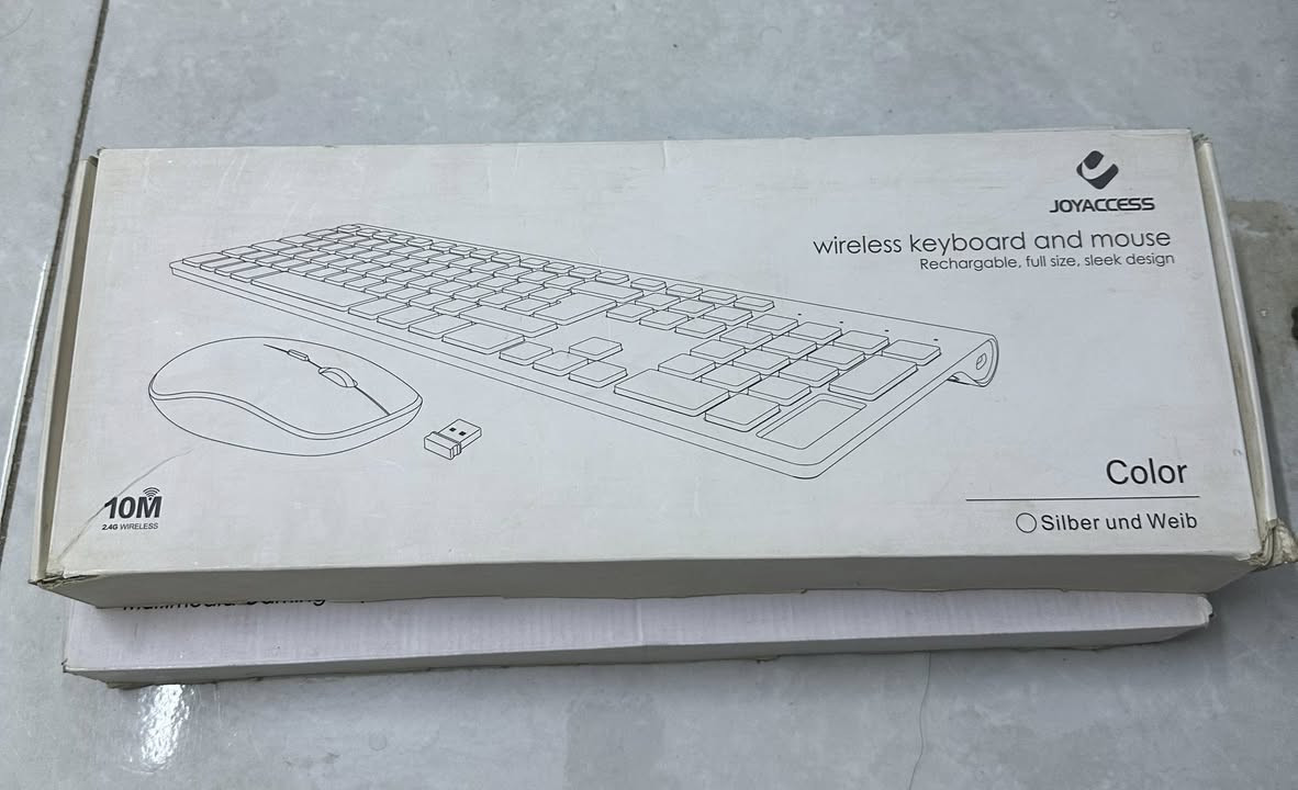 كيبورد اصلي القطعه ب25  مع توصيل بالعافيه اول تم بالخاص (  بعضهم مع الماوس )


**إذا كنت صاحب هذا الإعلان وتريد حذفه لأي سبب، رجاءا أرسل رسالة إلى الدعم الفني**