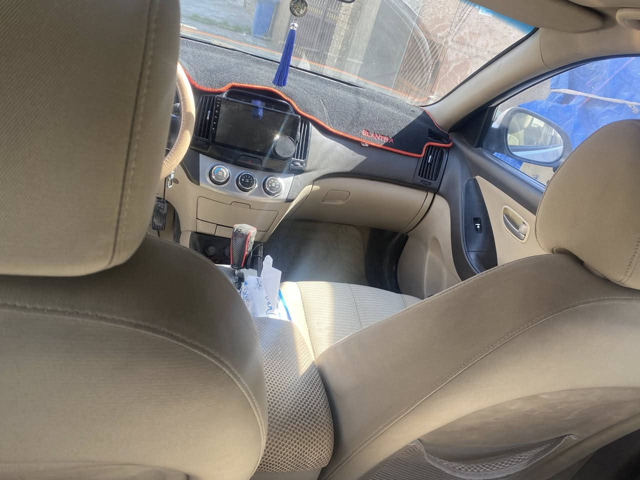 السلام عليكم اخواني الانترا موديل 2011 بيها جاملغات الاماميه واحد مبدل وحد مضبوغ صدر قبل شهر مسوي تبريد منضومه العام شديتها. الباقي تجي وتشوف بعينك السعر 100  غير متواجد ع الفيس الاتصال ع *********** العنوان بغداد الزعفرانيه
