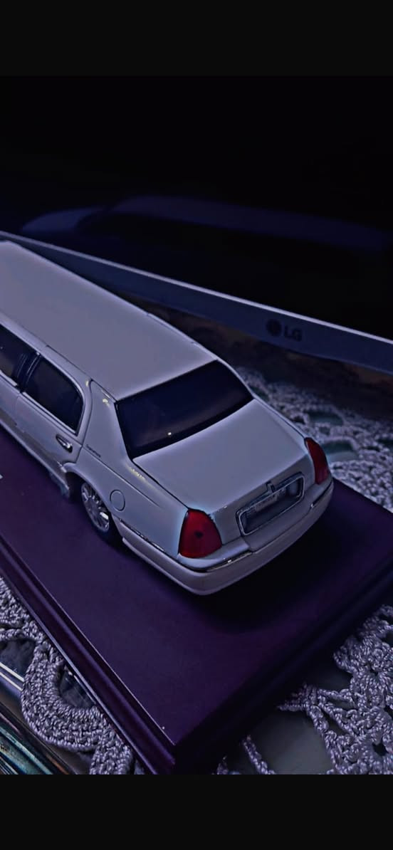 سلام عليكم 🫡 شباب  هاي القطعه للبيع نضافه فول كلش كلش نضيفه بس بيه نقص باب السايق بس القطعه كلش حلوه ونضيفه وتفاصيل قويه وحته القاعده مال السياره موجوده السعر 65 الف اي استفسار 🧐 على الرقم *********** واتساب
