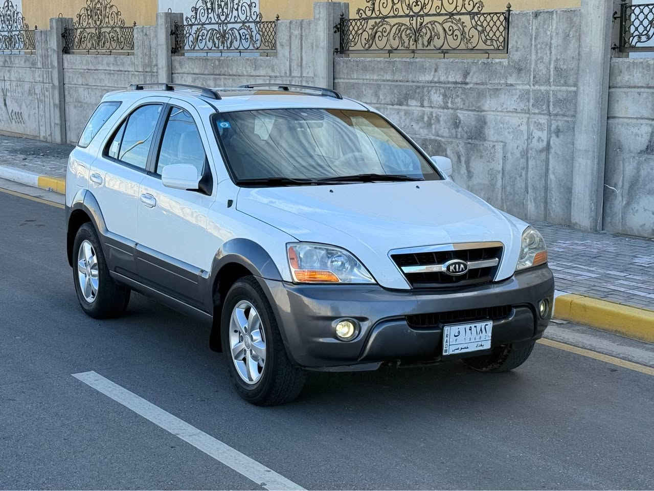 كيا سورنتو 2009 خليجي السعر 114 
كفاله عامه ضربه وصبغ وتبديل شرط السونار 
فول مواصفات محرك V6 سلندر دوش المرغوب 7 راكب رباقي المواصفات المعروفه رقم بغداد مشروع وطني مكاني كربلاء المقدسه *********** كربلاء, العراق
