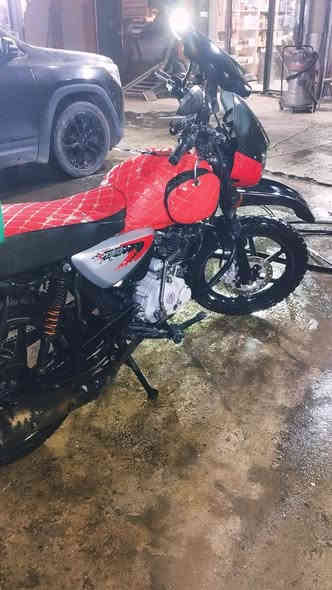 السلام عليكم
بوكسر موديل 21 رقم وسنويه السنويه باسمي تحويل ثانيوم 
الدراجه بيها خلل بالگير بي صوت 
السعر مليون ونص قفل 
مكاني بغداد الكرخ 
*********** واتساب او اتصال
