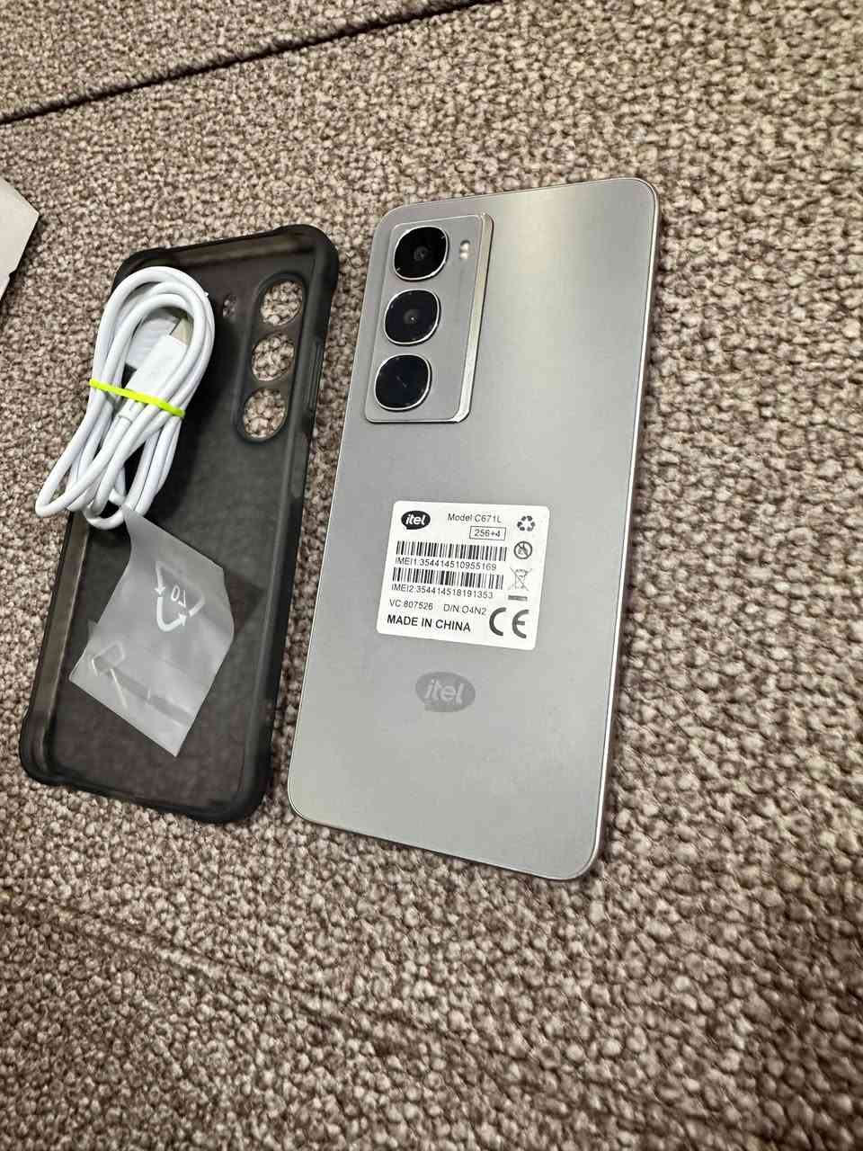 ایتل ستي 100 
نضيف جدا جدا
مكفول من كلشي
ذاکره 256

عشوايه 12

بطاريه 5200
شحن سريع

الجهاز مقاوم للكسر و الماء 
ويا كيبل وحافظه فقط 
السعر 120 للتواصل خاص او واتساب  ***********
