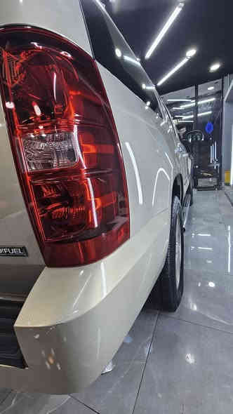 السلام عليكم تاهو 2007 LTZ للبيع السيارة كلش جديدة 
السيارة بأسمي رقم جديد وهزة جديدة 
حادثها ربع جاملغ الأمامي جهة اليمين 
مصلح ومصبوغ نفسة بدون اي دواخل 
والسيارة بيها قطعتين كلير من امريكا بدون معجون 
السيارة كلش جديدة وجاهزة السعر 185 وبيها مجال قليل 
مكان السيارة بغداد الحرية او الكاظمية 
***********
