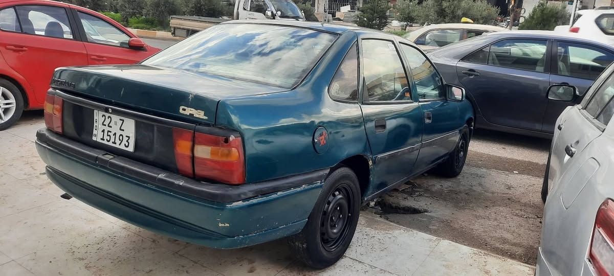 ئۆپڵ ڤیکتڕا 1,8 سلایت 1995
پێشتر تەکسی بوو، سنوی2031
*********** سعر گونجاوە کۆمێنت بکە أربيل, العراق
