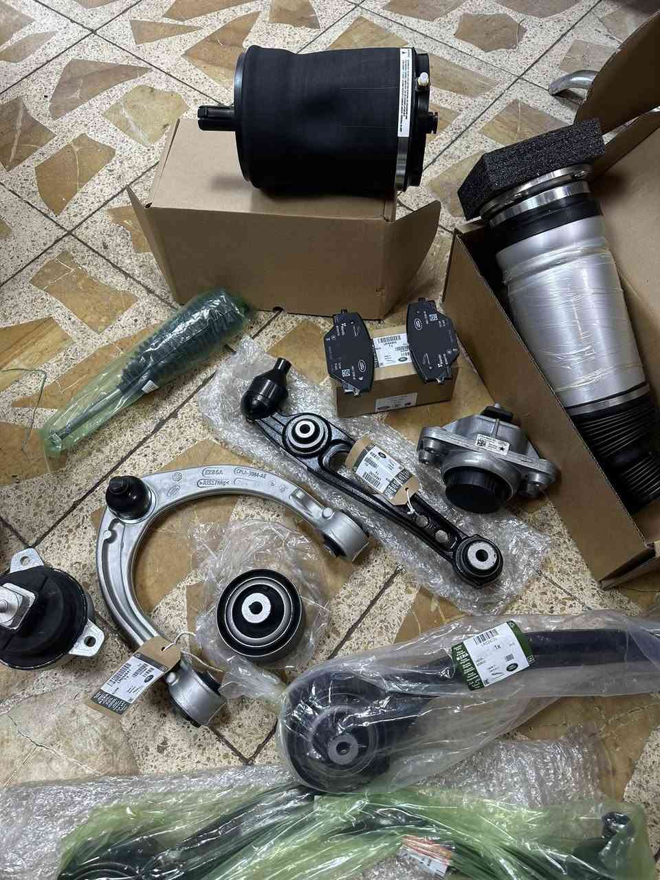 أحمد رانج روفر و جاكوار قطع غيار
أربيل  ***********
***********
