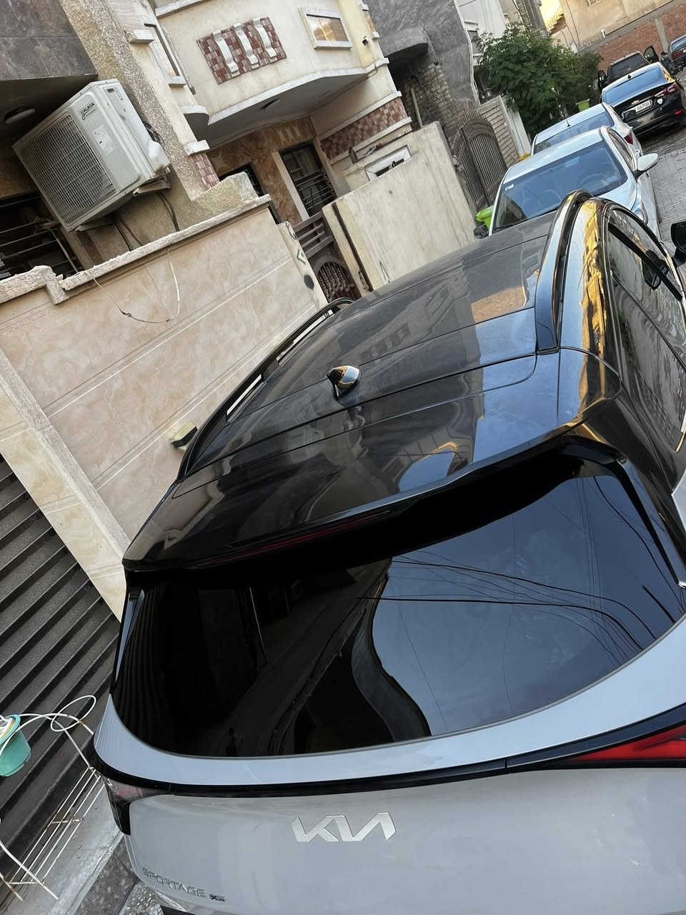 السلام عليكم
كيا سبورتج 2024 لون إسمنتي تو كلر محرك 2500 ماشية 21000 كيلو متر وارد أمريكي حادثه مبين في الصورة رقم بغداد السيارة خير من الله جاهزة من كلشي وما ماشية بعده هواي مواصفات هواي بيه بانوراما كشنات جلد امامية تدفئة + كهرباء تدفئة استيرن لد نهاري رادار امامي خلفي جانبي توقف ذاتي تحديد مسار تخم تاير جديد قبل شهر شديتلها فوول تحكم ستيرن بصمة أبواب + بصمة تشغيل عن بعد اوتو هولد سايد بريك بصمة صندوق كهرباء شاشة امامية متصلة 
السيارة الحمدالله ماناقصه شي 
للتواصل الاتصال ع الرقم *********** 
مكان السيارة بغداد الدورة
