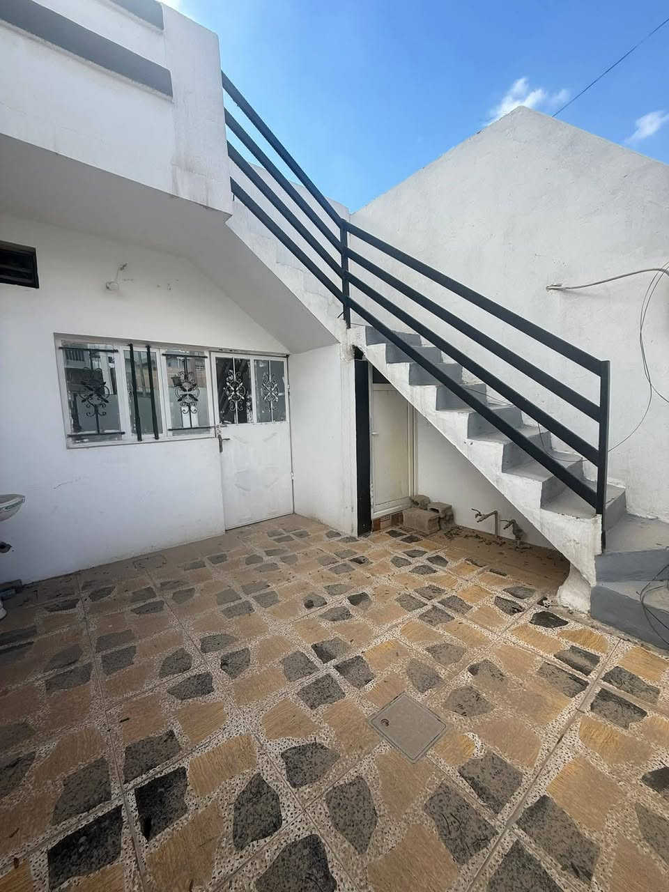 🏡 #دارللبيع   طابو ملك صرف مساحة  ( 100 م) 

 🧱#واجهة:  5  م 

 🧱#العمق: 20 م

♦️العنوان / كركوك - القادسية  الثانيه قرب مصور كوداك 
#السعر80مليون
تفاصيل الدار 🏘
 - استقبال
 - غرفة نوم
 - مطبخ 
 - صحيات 
 - درج خارجي
 - كراج 

☎️ للإستفسار يرجى الاتصال 
***********
مكتب السعيد للعقار
