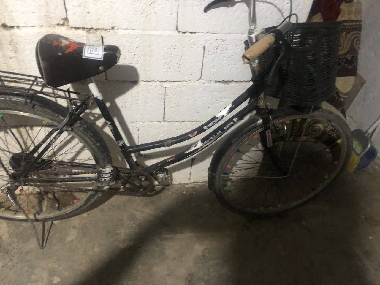 ‏سلام عليكم  ‏باي سيكل للبيع حجم 26 سنة ‏كل ما بي حيل بركات مشتاق ‏يشتغل بركات وكل شي ما في
‏كل شيء ما أبيه  ‏وسعره 75  ‏عنوان كركوك  ***********￼￼￼
