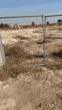 أربع دوانم للبيع ركن يتوفر بيها ماء سقي وكهرباء   وبيها سكن طريق الخنس...