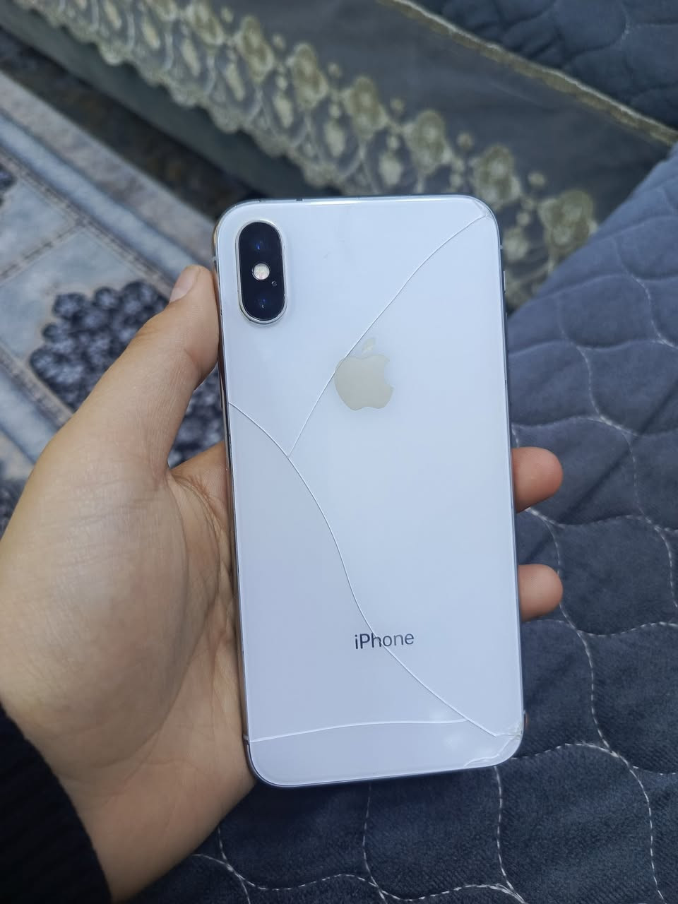 ايفون اكس اس للبيع
جهاز يردلة شاشة تبديل فقط
ذكرتة 64
بطارية 100 مبدلة
45 الف قفل بدون معاملة 
***********
تواصل خاص
