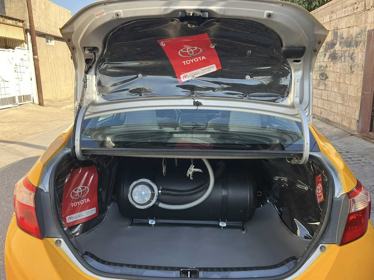 يالله سلام عليكم
كورلا LE 2019
ضرر السيارة موضح بلمنشور غير هذة السيارة مكفولة حتى الدعاميات بلاديات السيارة مكفولة من التصفية بدون دواخل بدون ايرباكات
رادار موجود وشغال
ويل كروم بلادي
دفتر بانزين
منضومة غاز حكومية مع الكارت
تخم تاير تايلندي جديد
صدر امامي خلفي جديد
دوشمة كشنات ارضية صندوك كلة جديد
مصفرة غرامة ونقابة
شرط التحويل 
غير متواجد علفيس
للأتصال
***********
او
***********
