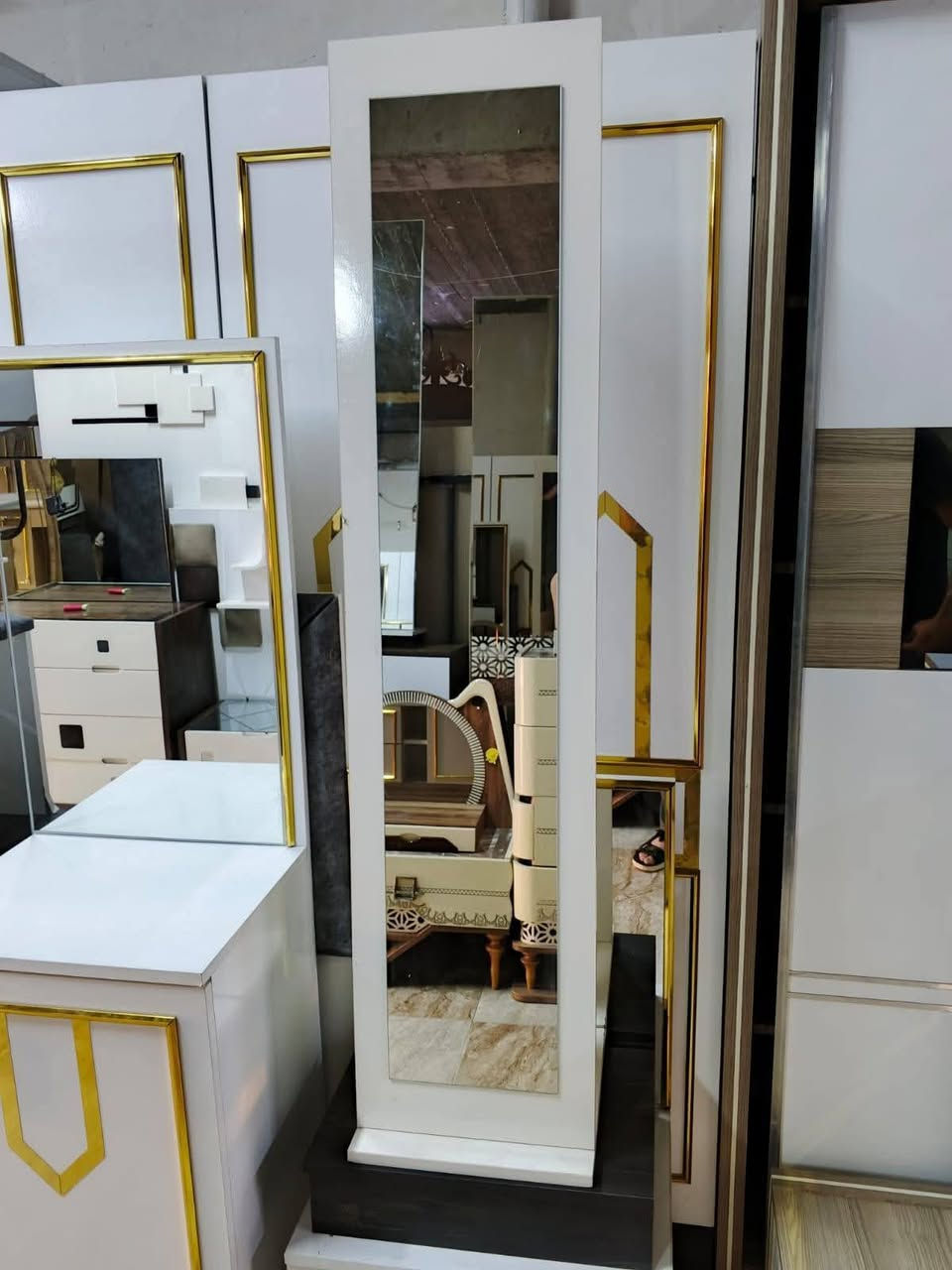 للبيع سعر ٨٥٠ بيها مجال
العنده غراض للبيع راسلوني *********** او اتصال ع رقم داخل محافظه كركوك

