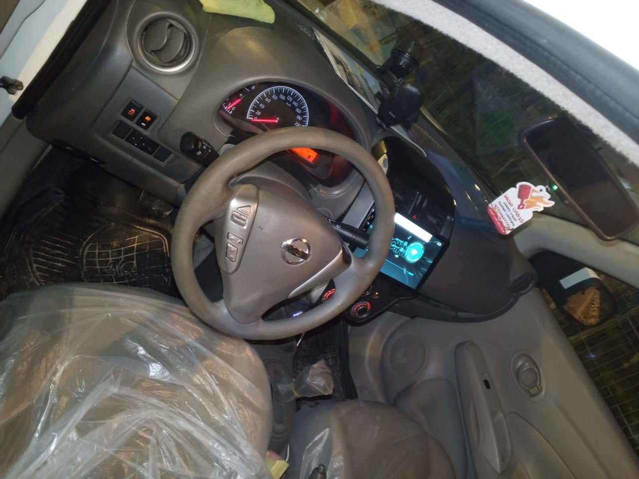 نيسان صني موديل 21 بيهه فقط بارد باب السائق والبصفه خشم البنيد قليل بارد جوملغ الاخير فقط بلهلال بارد السياره كير ومكينه مكفولات تبريد تدفئه شغالات حداديه وتخم تاير جديد السياره رقم اربيل ما ساقط السعر 106 الرقم ***********
