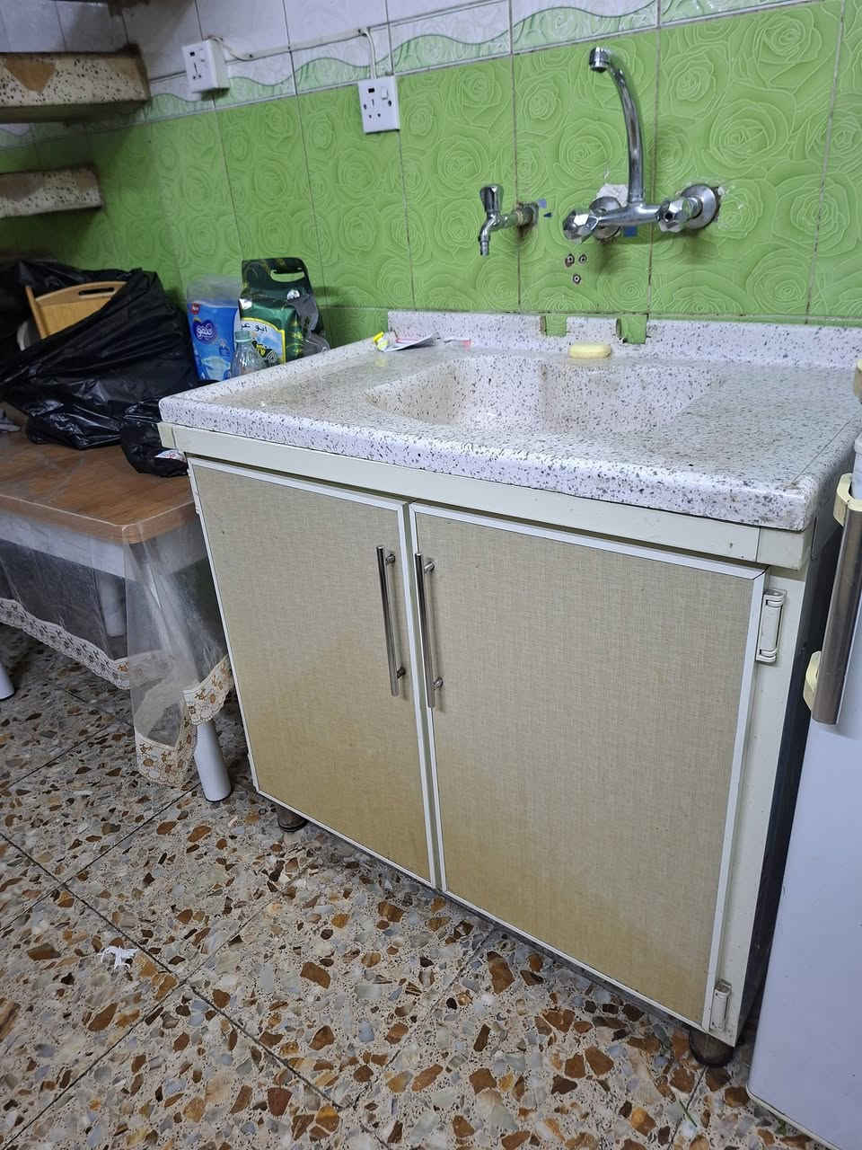 كاونتر ٣قطع السعر ٣٠٠الف الثلاجه ١٥٠الف الغساله ٢٠٠الف الكنتور ٢٠٠الف هاتف ***********
