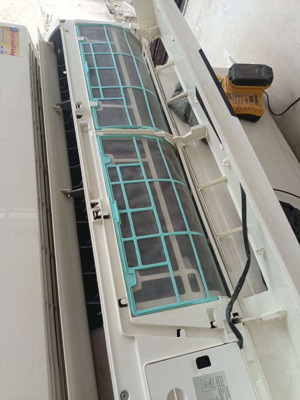 سلام عليكم 
سبالت للبيع العدد 2 نوع ¹( توسوت ) ²( كارير الامريكي )
حجم 2 طن (24000) وحدة حرارية 
كامل ملحقات ستاند و ريمونت اصلي 
نظيفات ومغسولات + بواري جدد + وايرات جدد 
سعر الواحد ب370 وبي مجال ضمان اسبوع 
***********//*********** يوجد واتس آب 
 عنوان كربلاء حي الغدير يوجد توصيل و تنصيب
