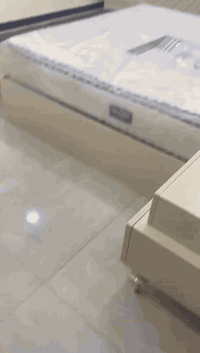 غرفة ١١ قطعة جديدة كلش شغل يخبل كلش تجي وتفحص نفس الي  بلصورة السعر مليون و٦٠٠ وبيها مجال للشراي للتواصل واتس اب 
***********
