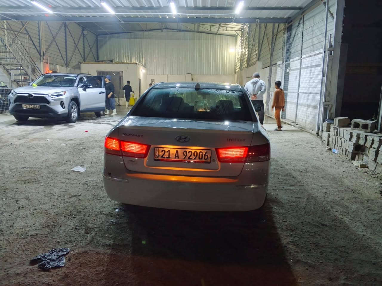 سلام عليكم سوناتا موديل 2009  محرك 2000   سياره رقم سليمانيه شمالي بسمي سعر 95  بيه مجال مكان الفلوجة رقم ***********
