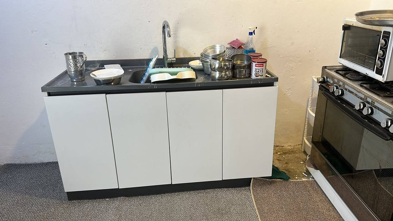 كاونتر خشب اصلي و جديد 
مكان:اربيل 
***********
