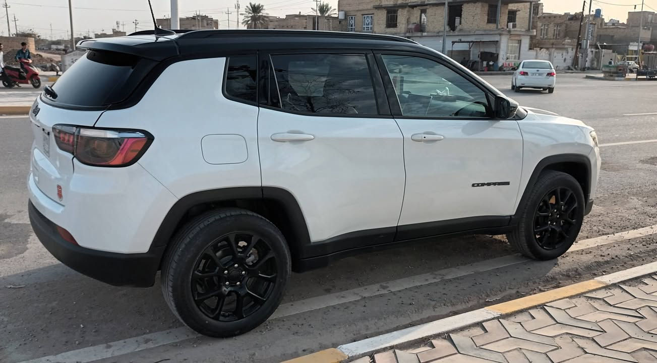 Jeep Compass sport 2024 4X4
جيب كومباس (Compass) موديل 2024

🚙 وارد أمريكي حرة (فحص مؤقت)
 *فول مواصفات 1/1
🛠️ الحادث:  تبديل جاملغ فقط
حادث جانبي
مع رش تجميل جزء قليل من باب السائق

📍 الممشى: 9 الف فقط
⚙️ محرك 2000 تيربو – 4 سلندر
🛞 دفع رباعي 4x4
🌈 لون أبيض مع سقف أسود
🌡️ تبريد ممتاز
💡 LED نهاري
🕶️ جام تظليل
🖥️ شاشة فولHD
🔘 بصمة تشغيل
🔒 دخول ذكي
📸 كاميرا خلفية
⚙️ تحكم ستيرن كامل
📡 حساسات
🛋️ مقاعد مريحة
🎶 ساوند سيستم جيد
🛟 أنظمة أمان متكاملة
🥶تريد قطعتين امامي خلفي
🚘 جاهزة من كل الجوانب

📍 مكان السيارة الناصريه
📞 رقم صاحب السيارة: ***********
***********

