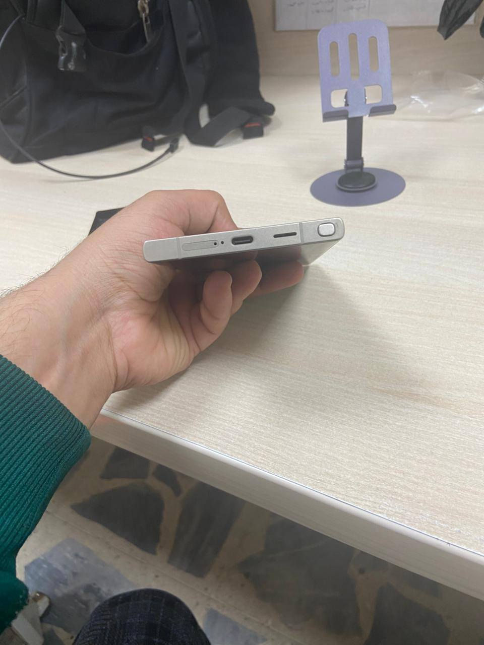 السلام عليكم ورحمة الله وبركاته
جهاز Samsung S24 ultra 
ذاكرة ٢٥٦ 
نظافة ١٠٠%
ملحقات [ كارتون  +كيبل الاصلي +شاحنة الأصلية + كفرات عدد ٤ اصليات] 
للبيع فقط بسعر ٩٠٠ الف وبيه مجال قليل 
العنوان بغداد 
***********
