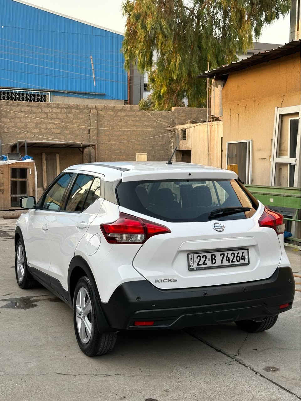 نیسان کیکس ۲٠۲٠ بێ سبوغ دوو سێ  جێگای بچوک پی دی ئارە سەنەوی نوێیە گێر و مەکینەو تەبرید بە شەرت یەک نەرمە تەزرەی خەفیفی هەیە  چوار تایەی نوێی بۆ بەستراوە ۳٤ هەزار رۆیشتوە هەموو شتی بەشەرت 
*********** أربيل, العراق
