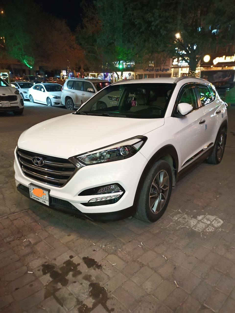 توسان ١٨ وارد خليجي ماشيه ١٠٤ الف محرك 2000تبريد قطعتين  اشارة ومري شفط وتحكمات ستيرن   سيارة نظيفه جدا با استثناء بارد قليل  وعلى وضعية الشركة ممبدل بيها اي شي مكان السيارة بغداد  سعرها ١٨٧  رقم الهاتف 
***********
