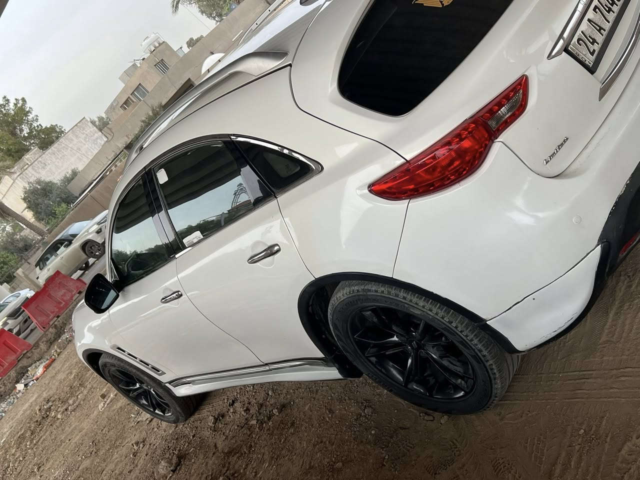 السلام عليكم انفنتي 2009  صبغ جاملغات 2 خلفي امامي السياره فول لمتدد محرك جديد شاده رقم دهوك رايدها ب115 وبيها مجال رقمي ***********
