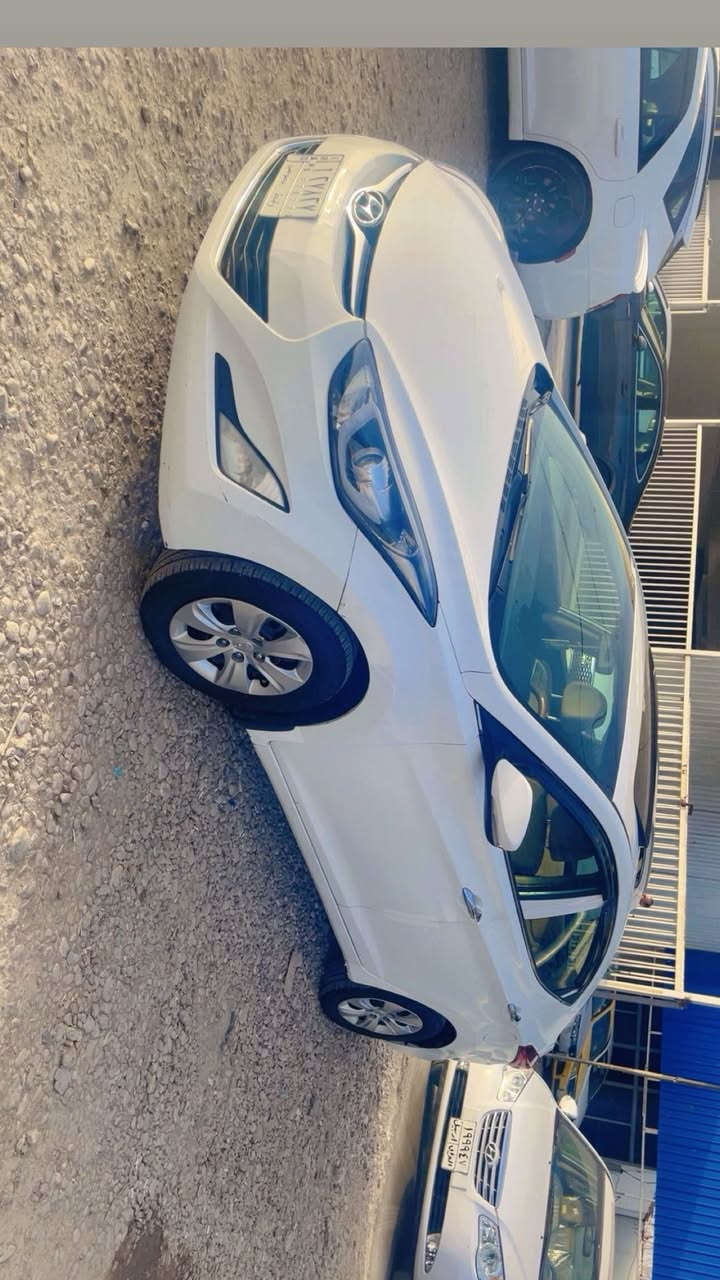 السلام عليكم النترا خليجي موديل 2015 محرك 2000 فول ومواصفات فتحة سقف اربع دسك حساس خلفي لد نهاري وليلي 
تخم تاير 
تبريد ثلج
كامرة خلفية
تحكم جهتين
يدات نيكل
تبريد قطعتين
بيها صبغ صفحة جهت السايق بدون دواخل
السيارة جاهزة
السعر 110$ 
***********
واسط العزيزية
