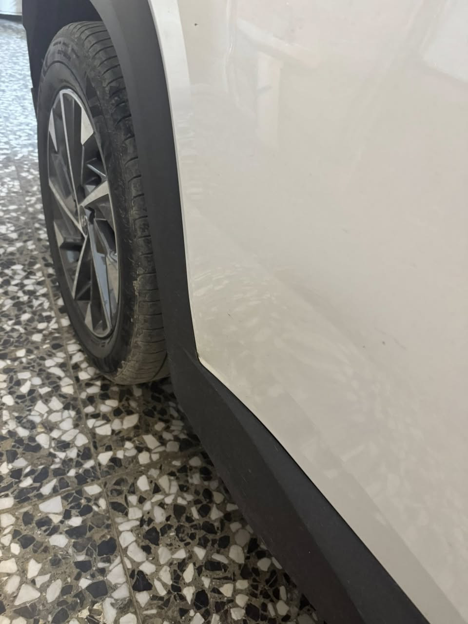 توسان 24 مكفوله من صبغ وتبديل والبارد فقط رصعتين موجودا بلصور ماشيه 39 رقم بغداد سعرها 210 وبيه مجال جدا بسيط 
***********
