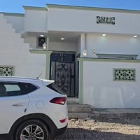 ١٠٠م • صفر • قرب مدرسة